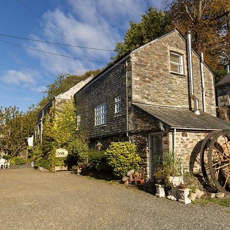 The Granary At Bissick Old Mill Appartement Truro Buitenkant foto