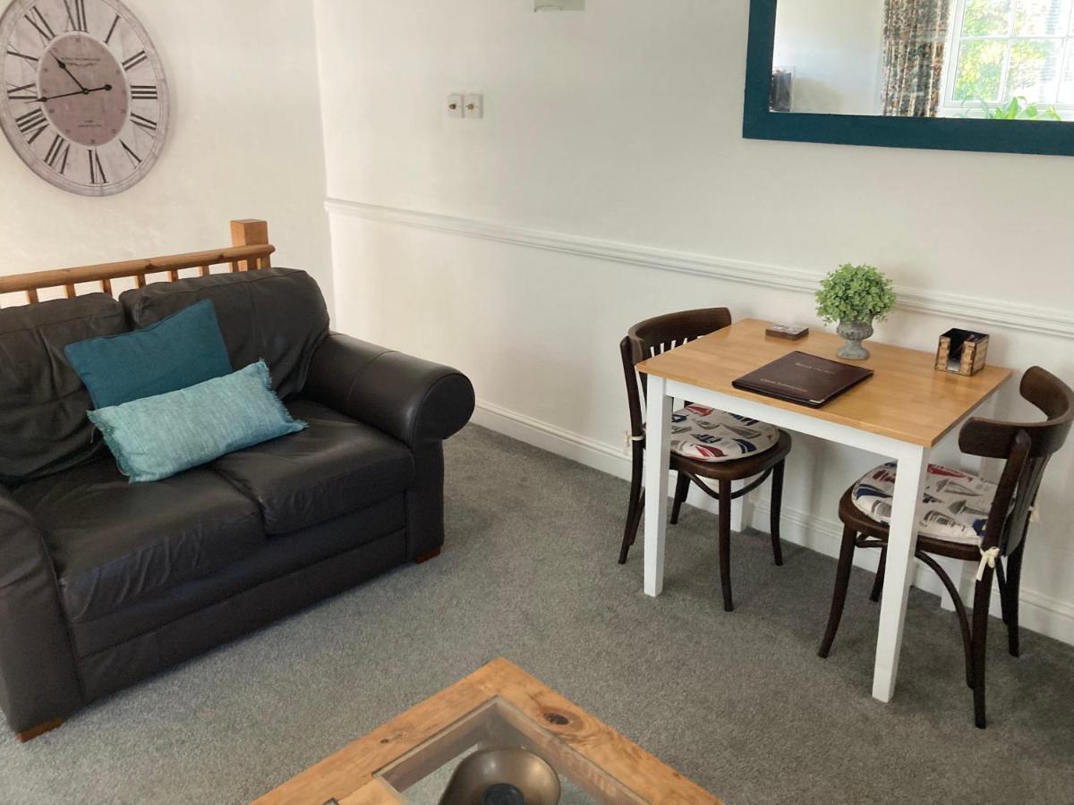 The Granary At Bissick Old Mill Appartement Truro Buitenkant foto