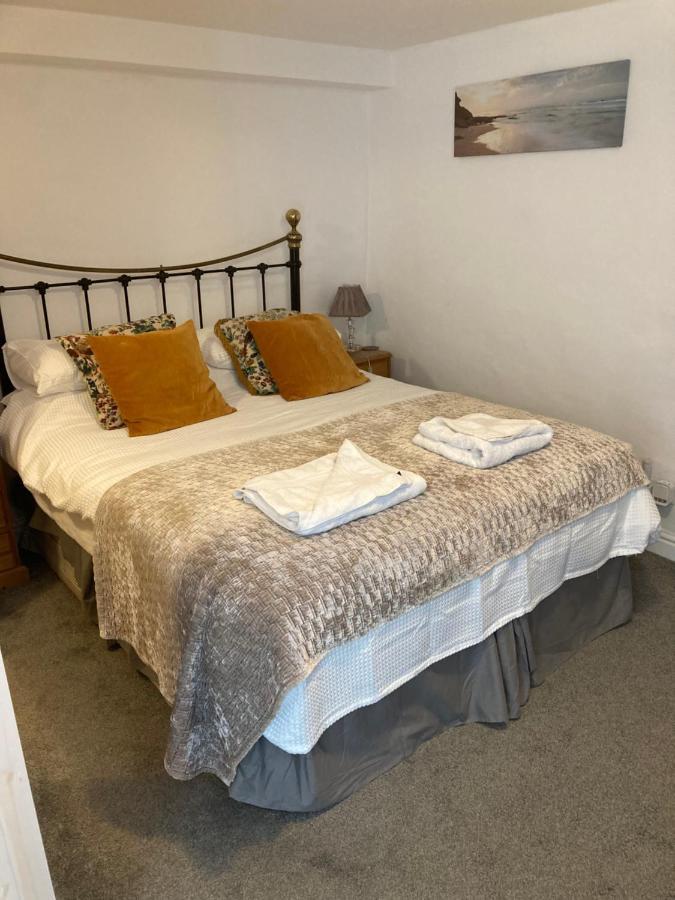 The Granary At Bissick Old Mill Appartement Truro Buitenkant foto